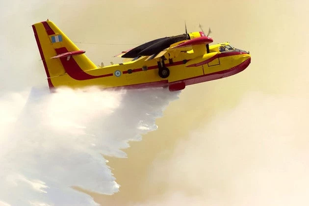 Ο Κ. Μητσοτάκης στη “φωλιά” των Canadair – “Προτεραιότητα η συντήρηση και η επισκευή”